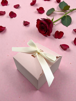 Pack cadeau - un petit savon et une crème mains au Lait d'ânesse Bio - Fee maison