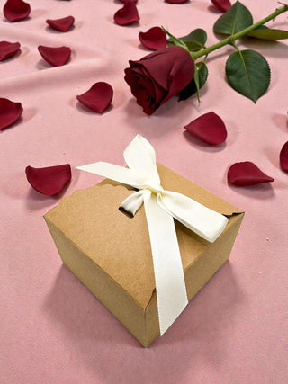 Pack cadeau - un petit savon et une crème mains au Lait d'ânesse Bio - Fee maison