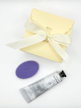 Pack cadeau - un petit savon et une crème mains au Lait d'ânesse Bio - Fee maison