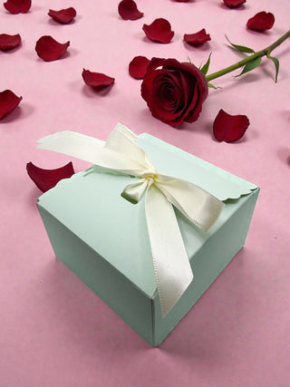 Pack cadeau - un petit savon et une crème mains au Lait d'ânesse Bio - Fee maison