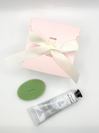 Pack cadeau - un petit savon et une crème mains au Lait d'ânesse Bio - Fee maison