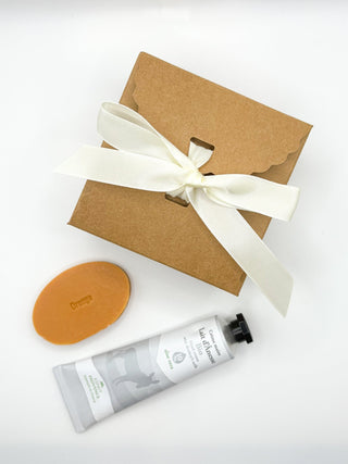 Pack cadeau - un petit savon et une crème mains au Lait d'ânesse Bio - Fee maison